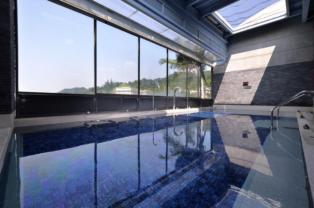 The Sun Hot Spring & Resort Taichung Esterno foto
