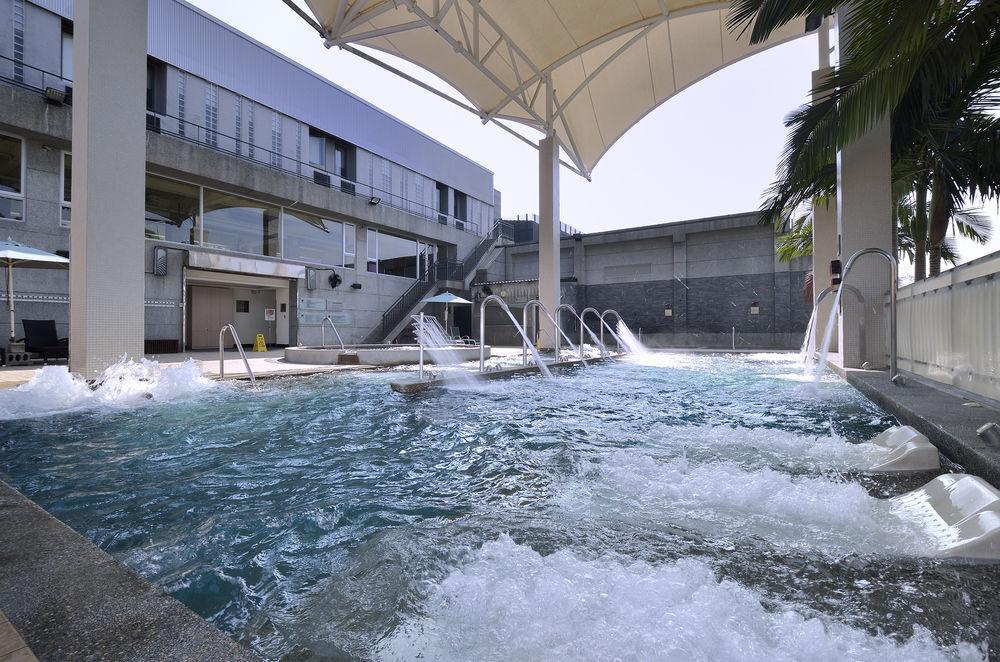 The Sun Hot Spring & Resort Taichung Esterno foto