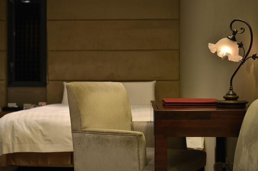 The Sun Hot Spring & Resort Taichung Esterno foto