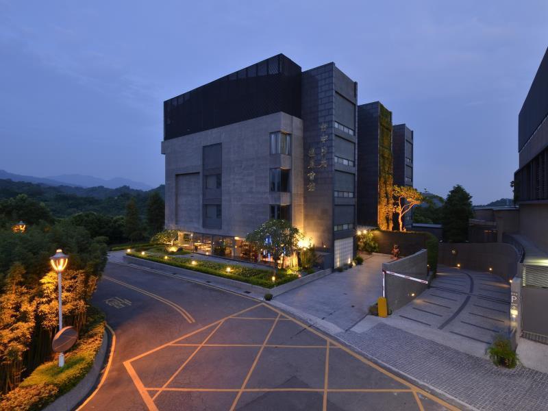 The Sun Hot Spring & Resort Taichung Esterno foto