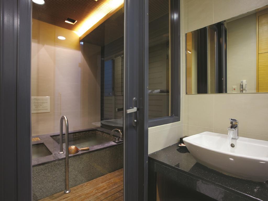 The Sun Hot Spring & Resort Taichung Esterno foto