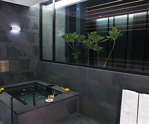 The Sun Hot Spring & Resort Taichung Esterno foto